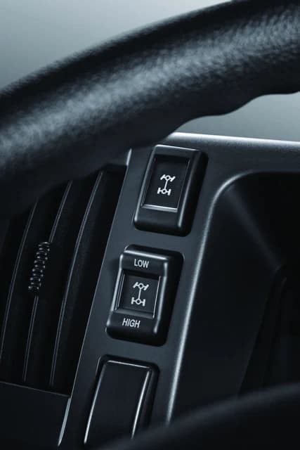 Kontrol sistem 4x4 Isuzu ELF NPS
